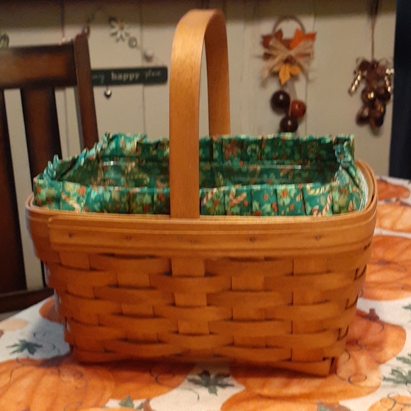 Preowned Longaberger basket - Picture 1 of 2